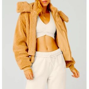 Brand new ALO SHERPA JACKET WITH REMOVABLE HOODIE.